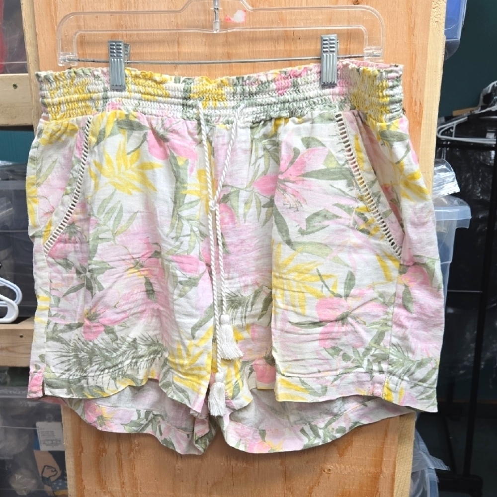 Briggs New York Size L Colorful Floral High Waisted Linen Blend Boho Short
